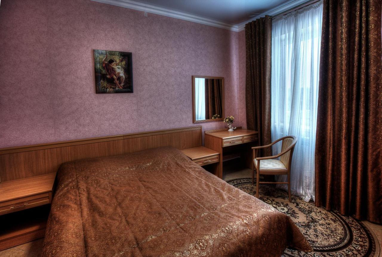 Dvoryanskoye Gnezdo Hotel Smolensk Phòng bức ảnh